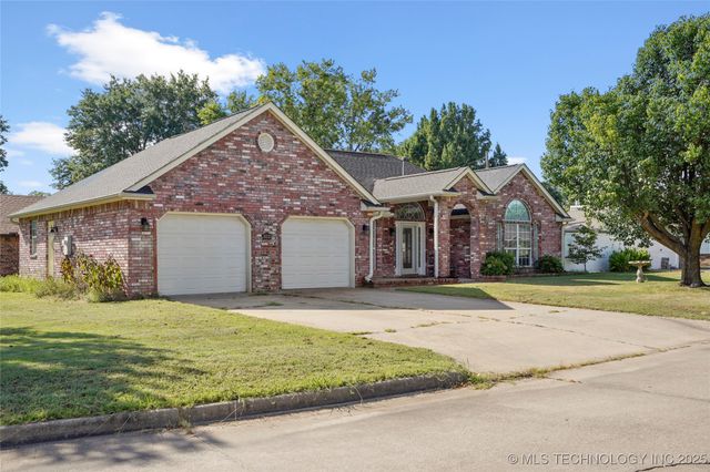 312 Roosevelt Avenue, Wagoner, OK 74467