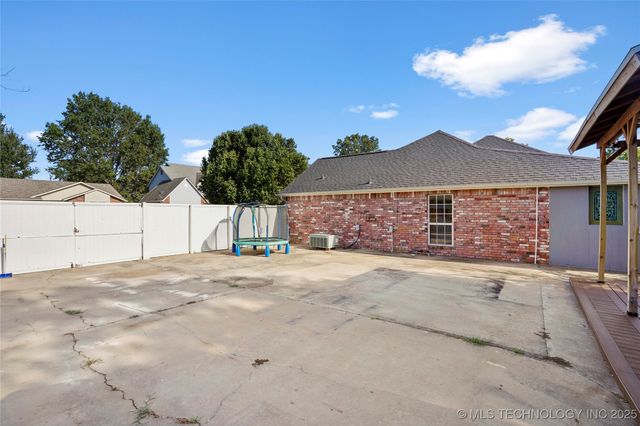 312 Roosevelt Avenue, Wagoner, OK 74467