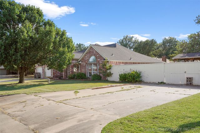 312 Roosevelt Avenue, Wagoner, OK 74467