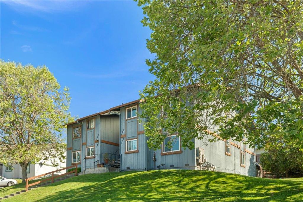 402 Winchester Drive, Watsonville, CA 95076