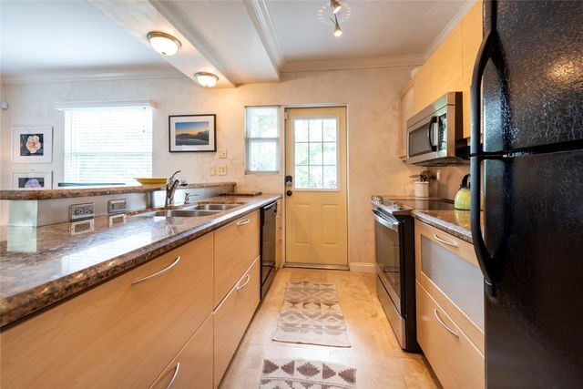 1734 NW 8th Avenue, Fort Lauderdale, FL 33311