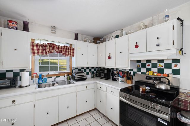 1330 Baldridge Drive, Johnson City, TN 37604