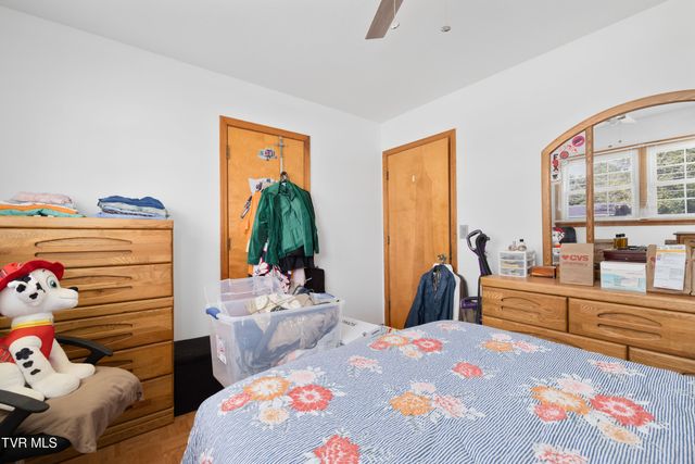 1330 Baldridge Drive, Johnson City, TN 37604