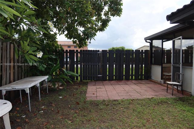 12059 SW 10th St 201, Miami, FL 33184