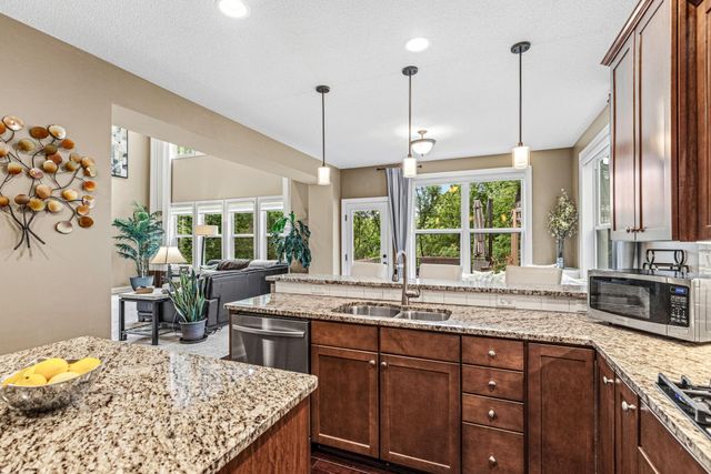 1179 Maple Lane W, Roseville, MN 55113