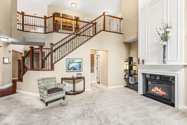 1179 Maple Lane W, Roseville, MN 55113