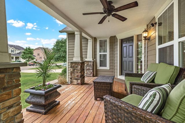 1179 Maple Lane W, Roseville, MN 55113
