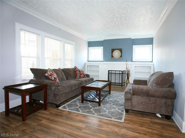 3698 Menlo Road, Shaker Heights, OH 44120