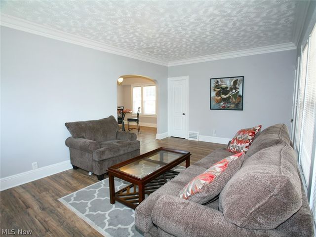 3698 Menlo Road, Shaker Heights, OH 44120