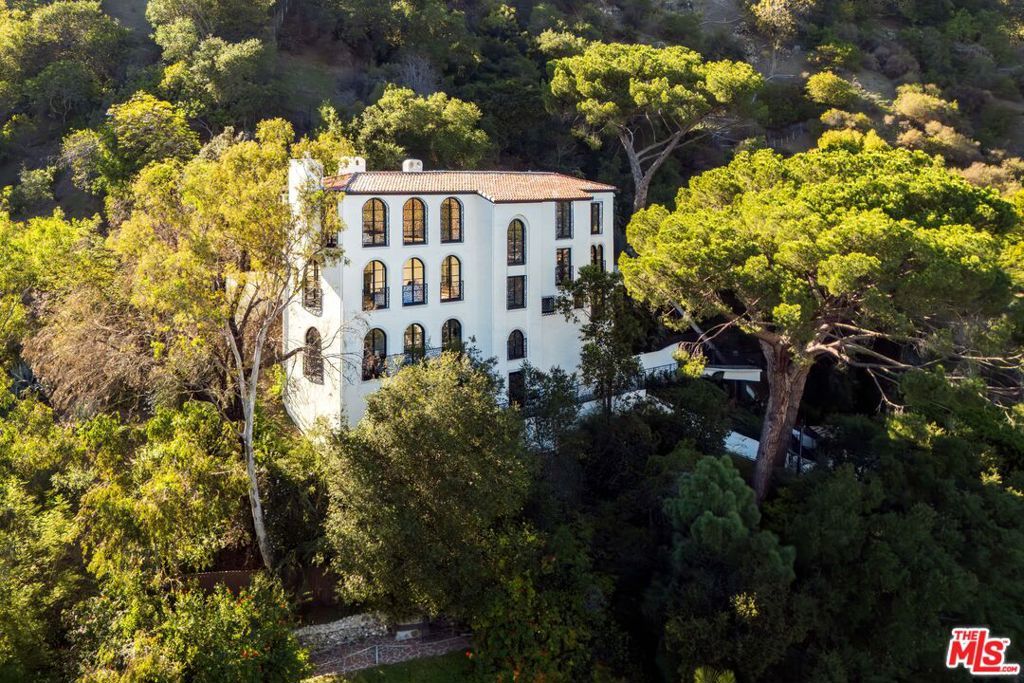 1301 N Beverly Drive, Beverly Hills, CA 90210