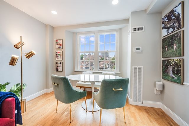 15 River St 704, Boston, MA 02108