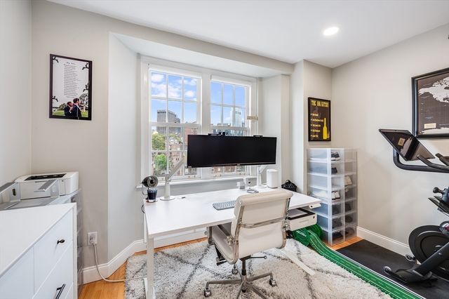 15 River St 704, Boston, MA 02108