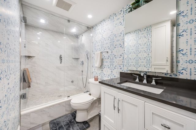 15 River St 704, Boston, MA 02108