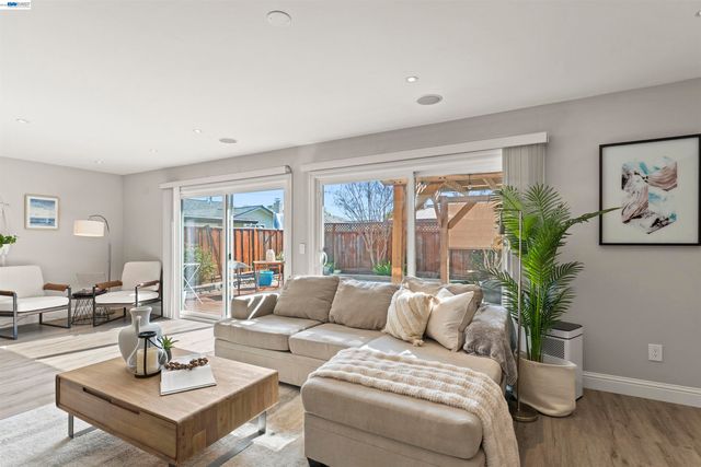 637 Caliente Ave, Livermore, CA 94550