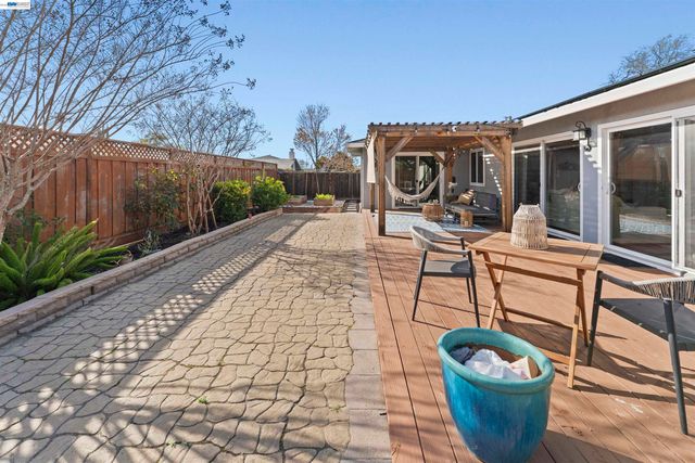 637 Caliente Ave, Livermore, CA 94550