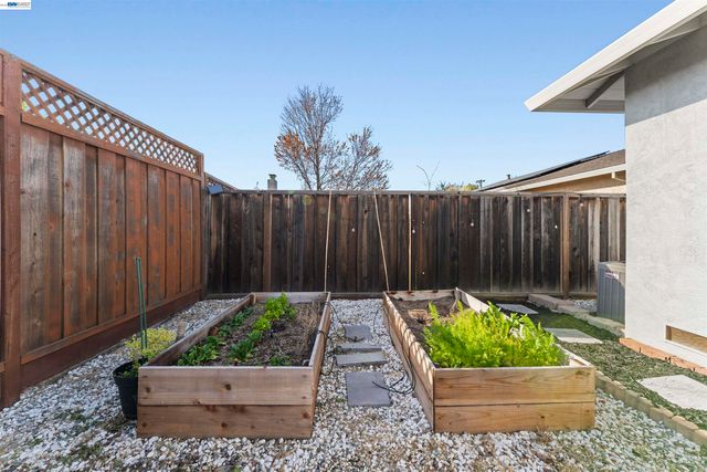 637 Caliente Ave, Livermore, CA 94550