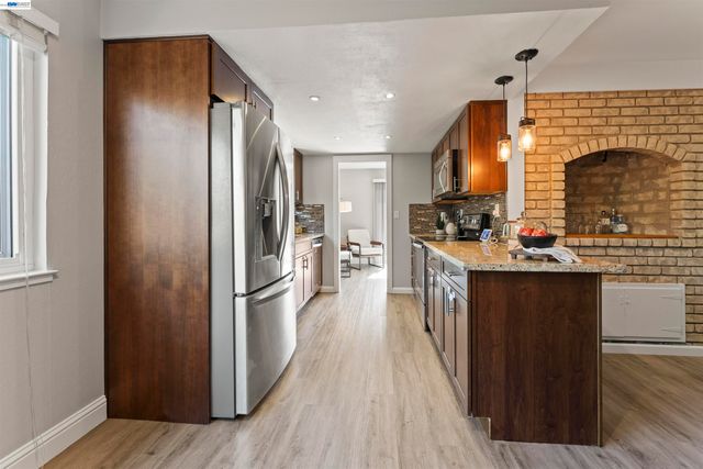 637 Caliente Ave, Livermore, CA 94550