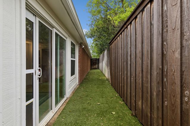 3781 Weeburn Drive, Dallas, TX 75229