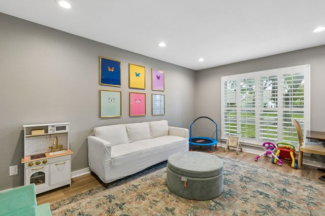 3781 Weeburn Drive, Dallas, TX 75229