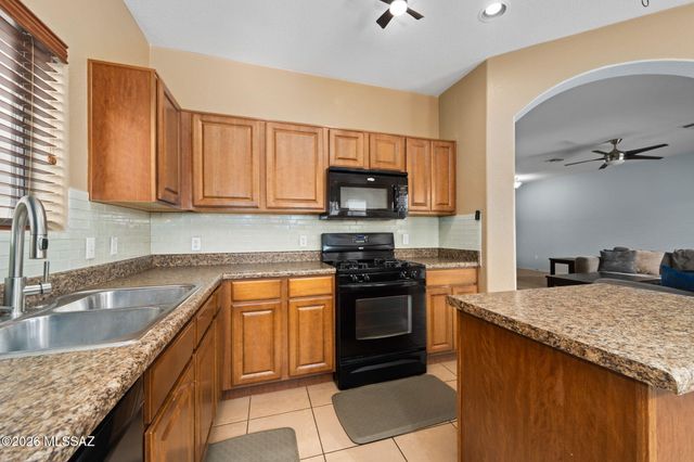 8386 S Otis Drive, Tucson, AZ 85747