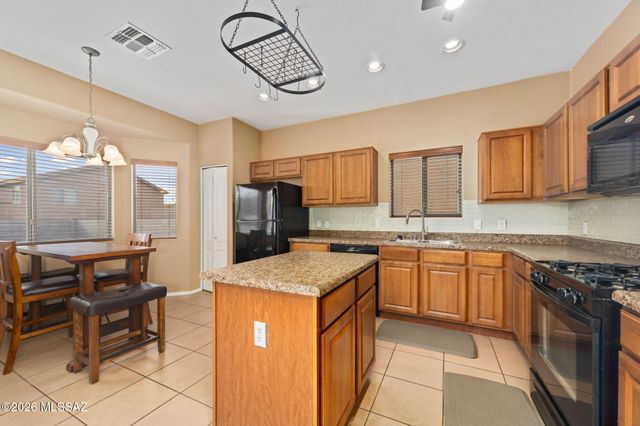 8386 S Otis Drive, Tucson, AZ 85747