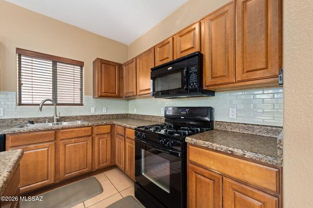 8386 S Otis Drive, Tucson, AZ 85747