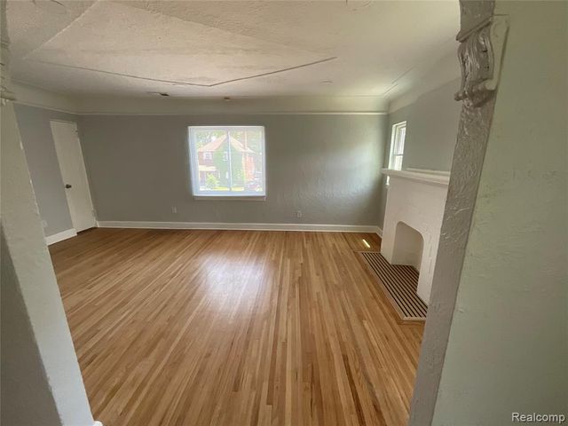 17165 Wisconsin Street, Detroit, MI 48221