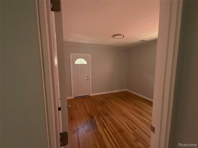 17165 Wisconsin Street, Detroit, MI 48221
