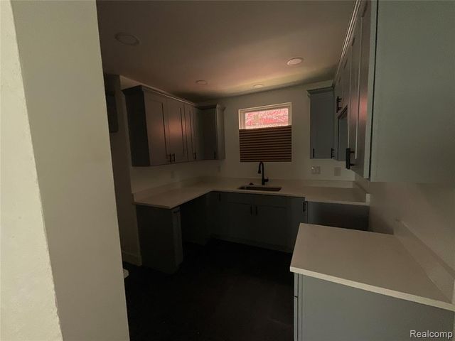 17165 Wisconsin Street, Detroit, MI 48221