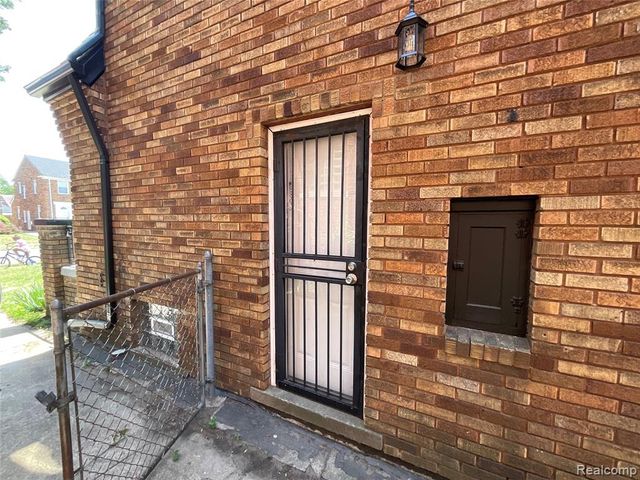 17165 Wisconsin Street, Detroit, MI 48221
