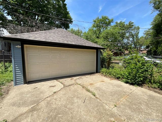 17165 Wisconsin Street, Detroit, MI 48221