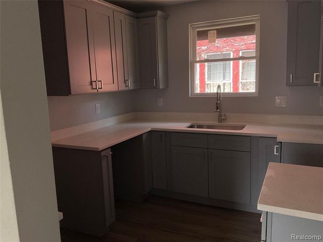 17165 Wisconsin Street, Detroit, MI 48221