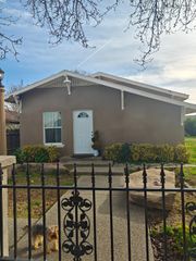 375 W Fir Avenue, Pinedale, CA 93650