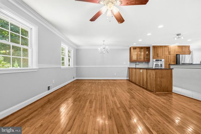 4915 POWELL RD, Fairfax, VA 22032