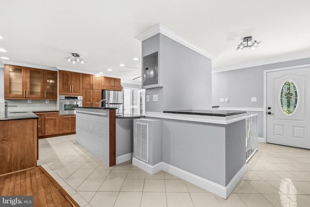 4915 POWELL RD, Fairfax, VA 22032