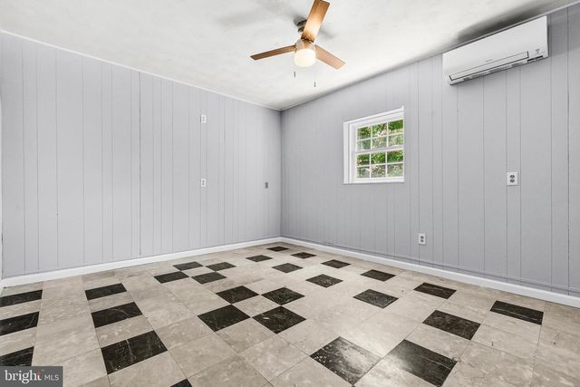 4915 POWELL RD, Fairfax, VA 22032