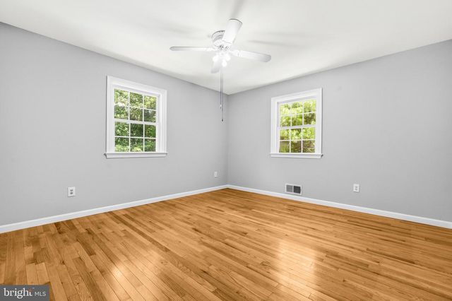 4915 POWELL RD, Fairfax, VA 22032