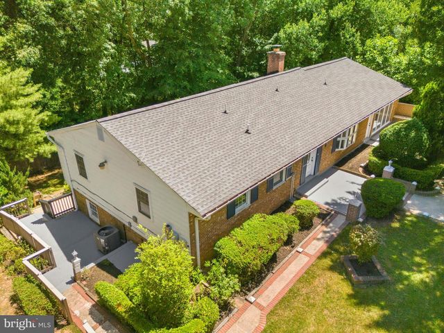 4915 POWELL RD, Fairfax, VA 22032
