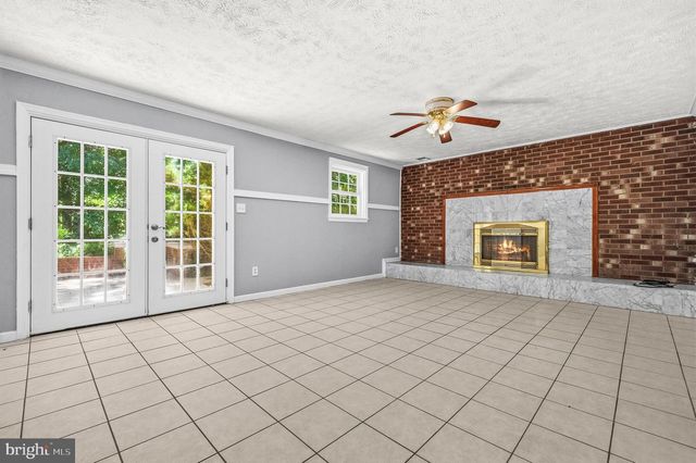 4915 POWELL RD, Fairfax, VA 22032