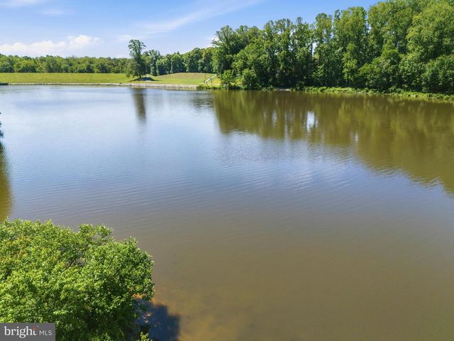 4915 POWELL RD, Fairfax, VA 22032