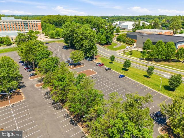 4915 POWELL RD, Fairfax, VA 22032