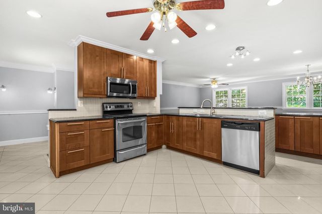 4915 POWELL RD, Fairfax, VA 22032