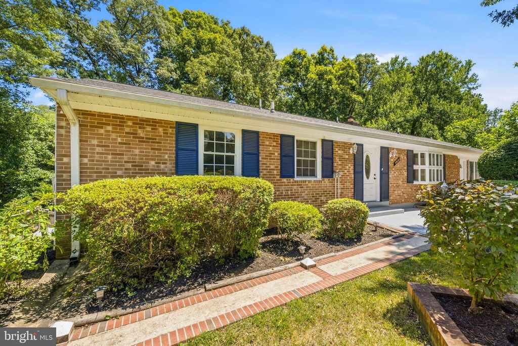 4915 POWELL RD, Fairfax, VA 22032