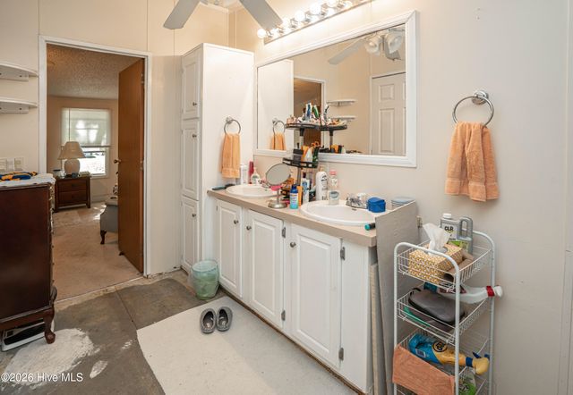 5092 Lakewood Drive SW, Shallotte, NC 28470