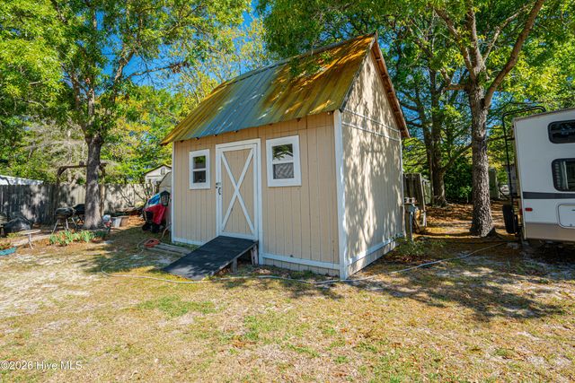 5092 Lakewood Drive SW, Shallotte, NC 28470