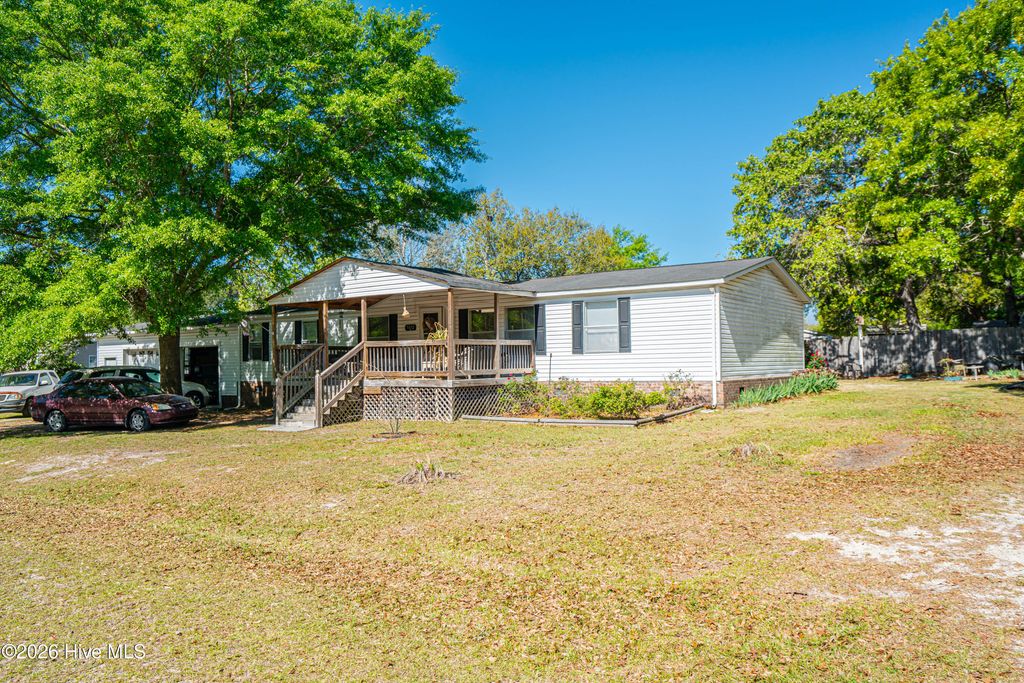 5092 Lakewood Drive SW, Shallotte, NC 28470