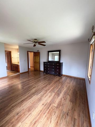 12445 North LANE, New Berlin, WI 53151