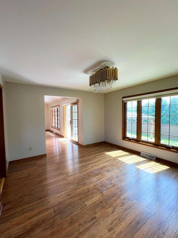 12445 North LANE, New Berlin, WI 53151