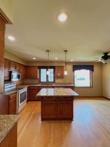 12445 North LANE, New Berlin, WI 53151
