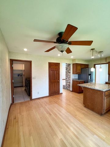 12445 North LANE, New Berlin, WI 53151
